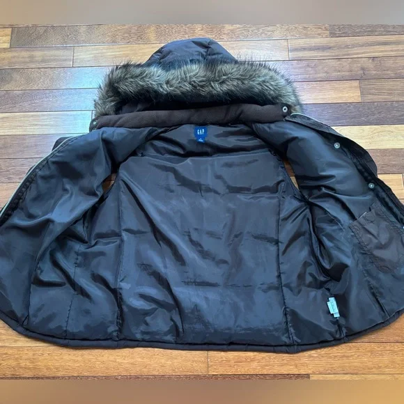 GAP hooded vest - Picture 7 of 11